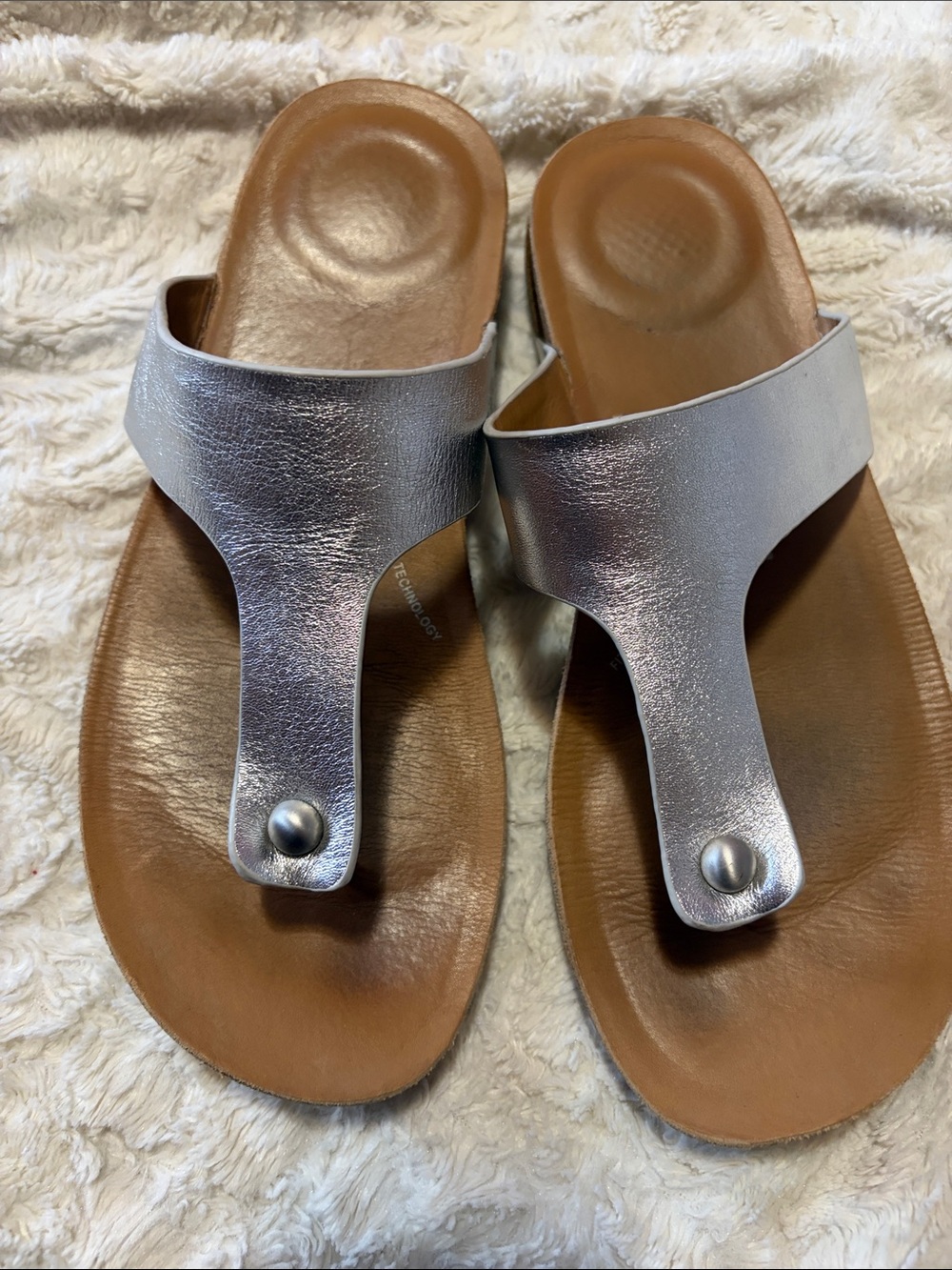 FitFlop Metallic Silver Toe-Post Slide Sandals size 9-9.5